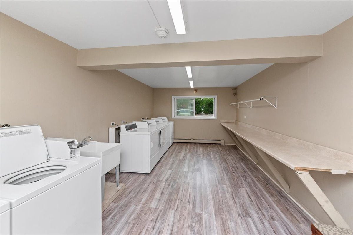 Building Photo - 700 McKinley Ave