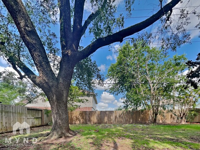 Building Photo - 3707 Lauderwood Ln