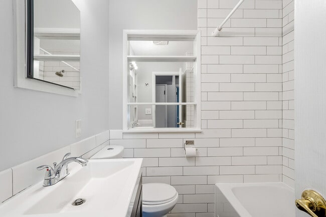 Building Photo - 4921 SE 76th Ave