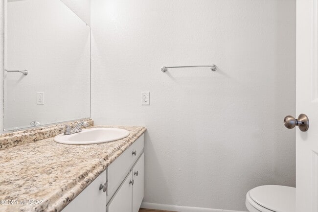 Building Photo - 7209 S Avenida Del Nopal