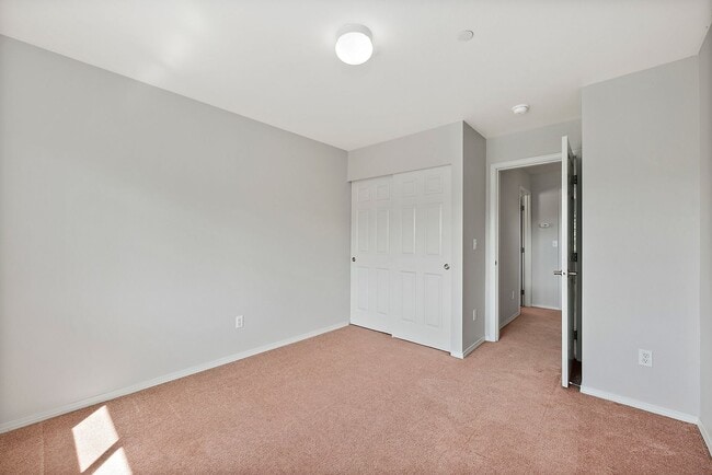 Building Photo - Charming 3-Bed Craftsman in DuPont | Trail...