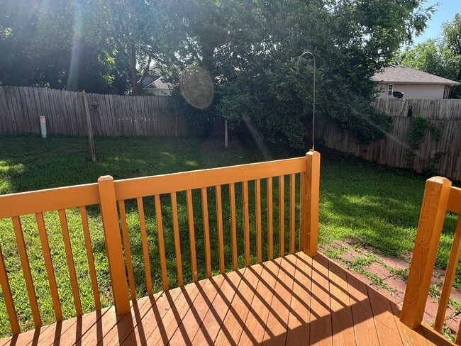 Building Photo - 4 Bedroom Home in SE Springfield!
