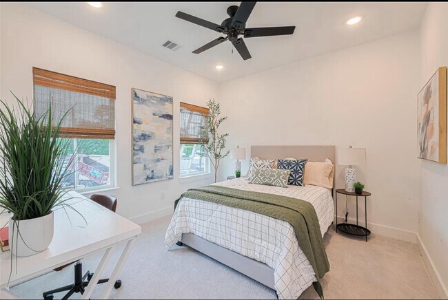 Building Photo - 2704 Bostic St