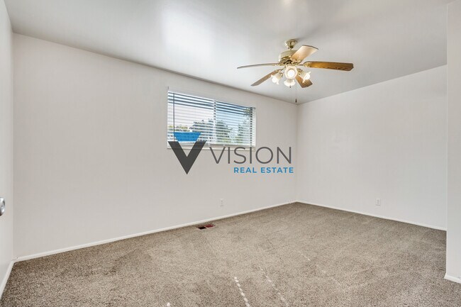 Building Photo - 558 E 3665 S