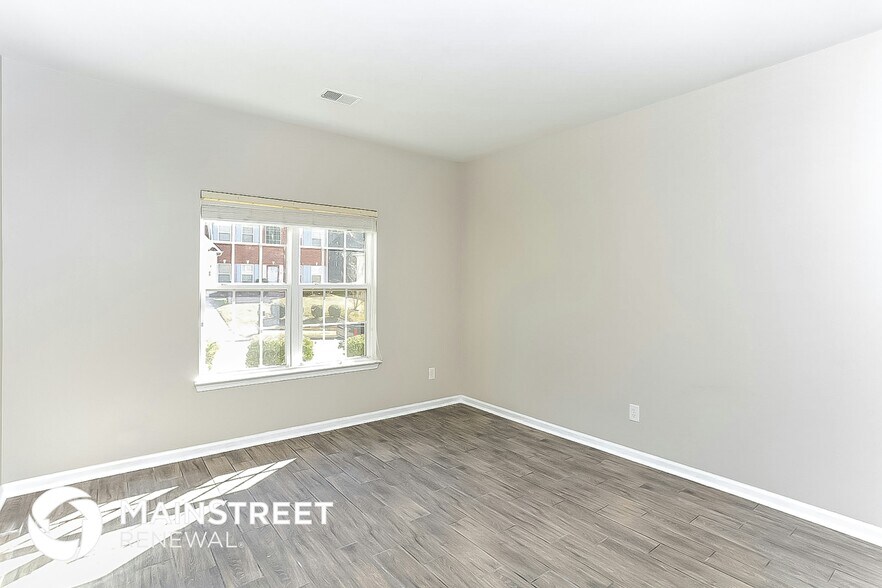 Building Photo - 5118 Upper Elm St