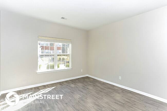 Building Photo - 5118 Upper Elm St