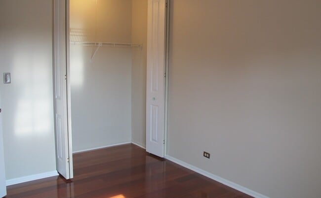 Building Photo - 40 Sarahs Grove Ln