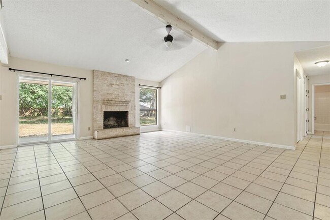 Building Photo - 10303 Slaughter Creek Dr