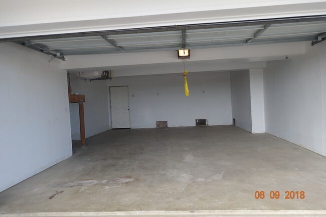 Building Photo - 1467 E Ocean Shores Blvd SW