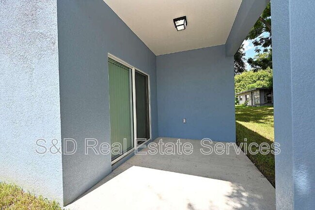 Building Photo - 1011 N Brunnell Pkwy