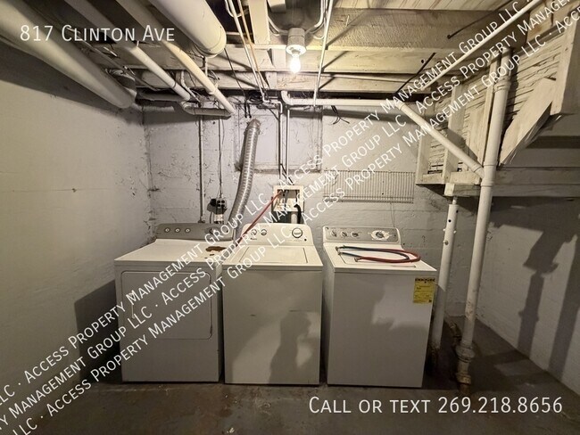 Building Photo - 817 Clinton Ave