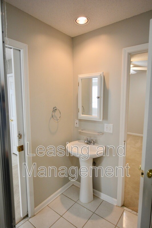 Building Photo - 3387 Queensgate Way