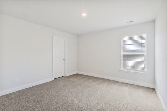 Building Photo - 2053 Ainsley Dr