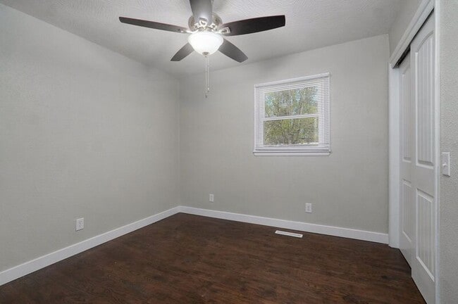 Building Photo - 1920 S Mayfair Ave