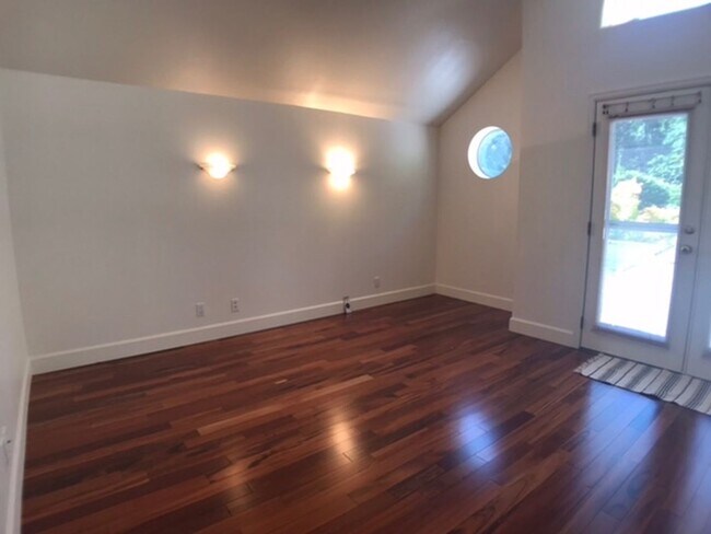 Building Photo - Stunning Goose Hollow-Southwest Hills Home...