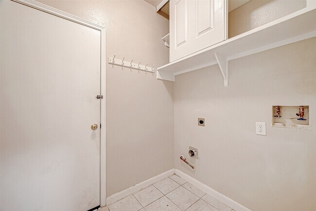 Building Photo - 9514 Sedge Wren Ct