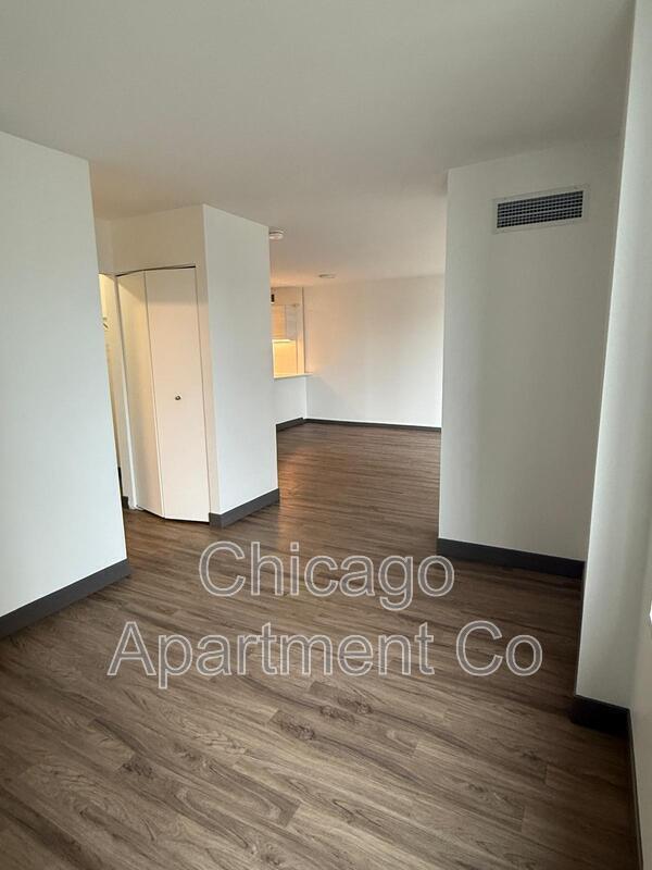 Building Photo - 400 E Ohio St