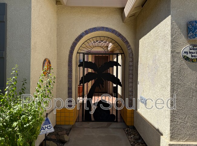 Building Photo - 523 Ruess Rd