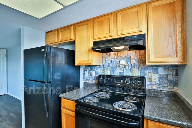 Building Photo - 6653 N 27th Ave