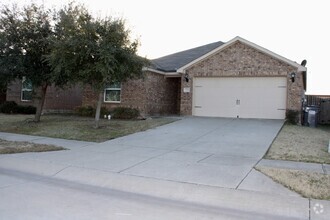 Building Photo - Welcome home!!! FOUR bedroom, two bathroom...