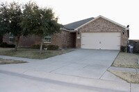 Building Photo - Welcome home!!! FOUR bedroom, two bathroom...