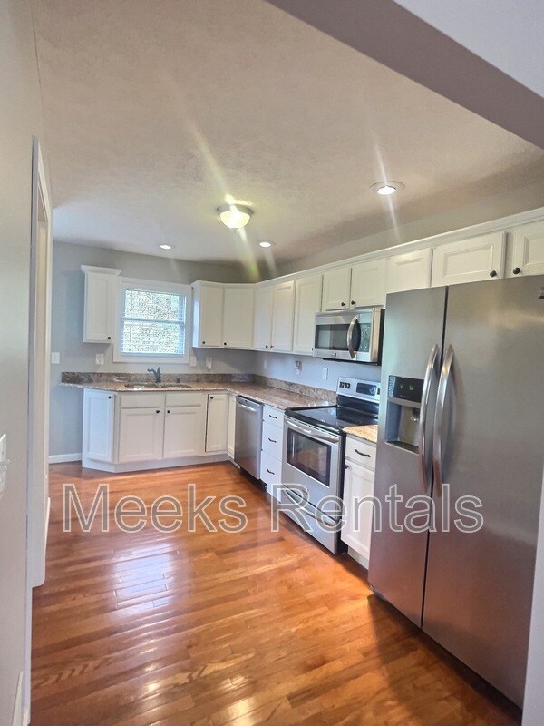 Building Photo - 25 Marie Dr