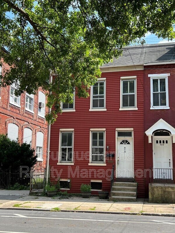 Primary Photo - 512 W Walnut St