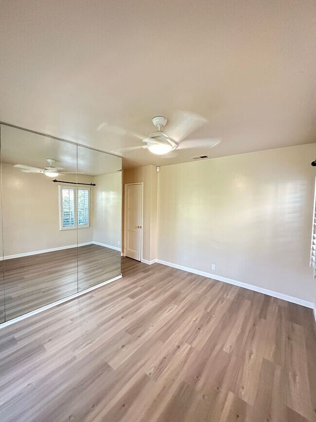 Building Photo - Lakewood 3 Bed Gorgeous House - New Paint ...