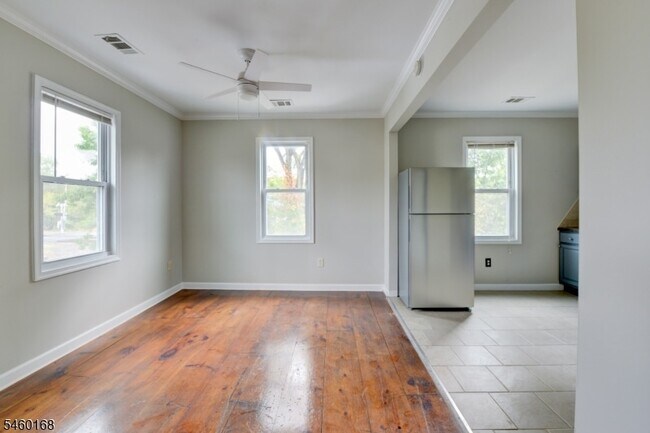 Building Photo - 410 Talmadge Avenue