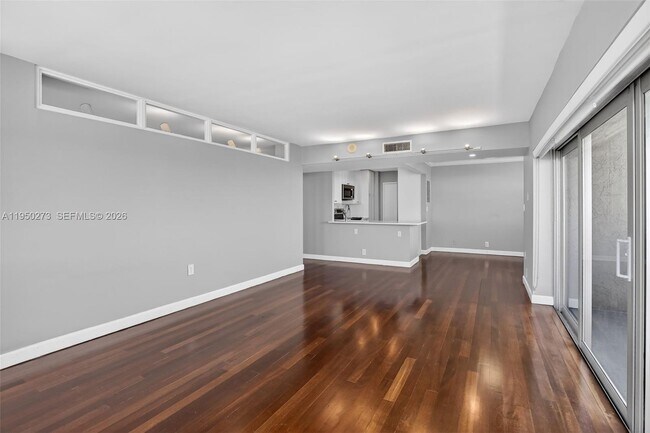 Building Photo - 1625 SE 10th Ave