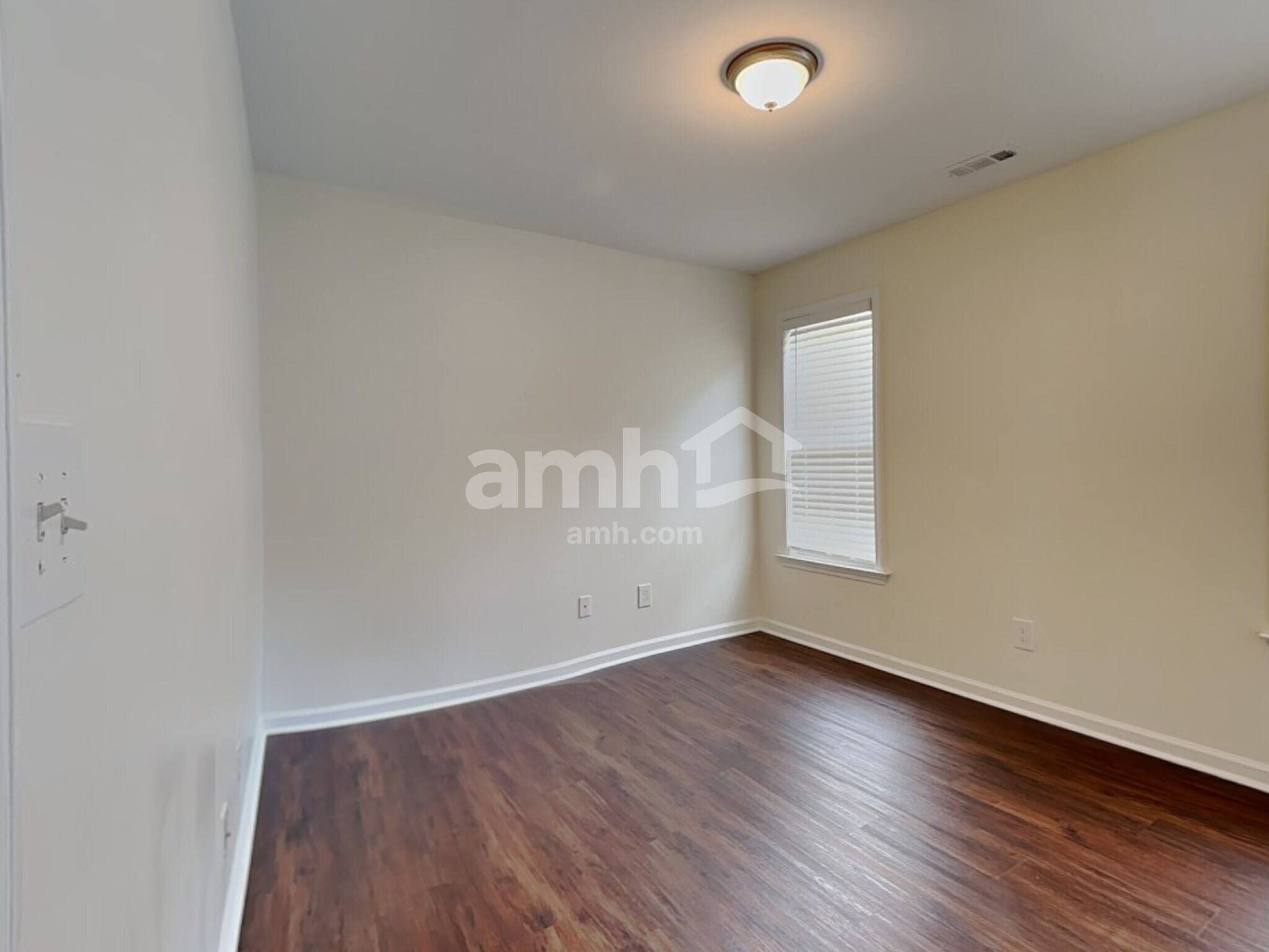 Building Photo - 369 Collinsworth Dr
