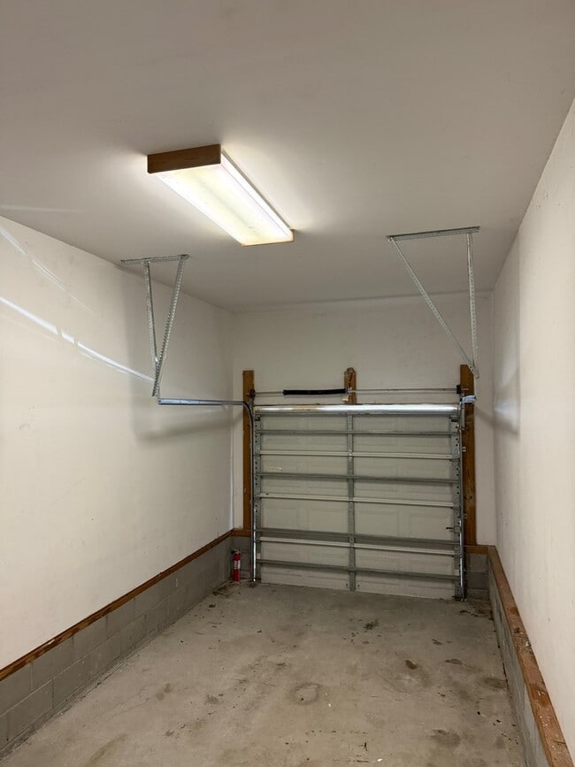 Building Photo - 101 Daughety Ct