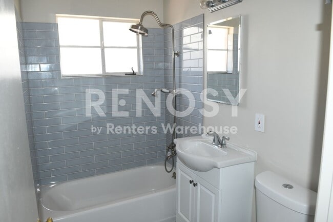 Building Photo - 2145 E Osborn Rd