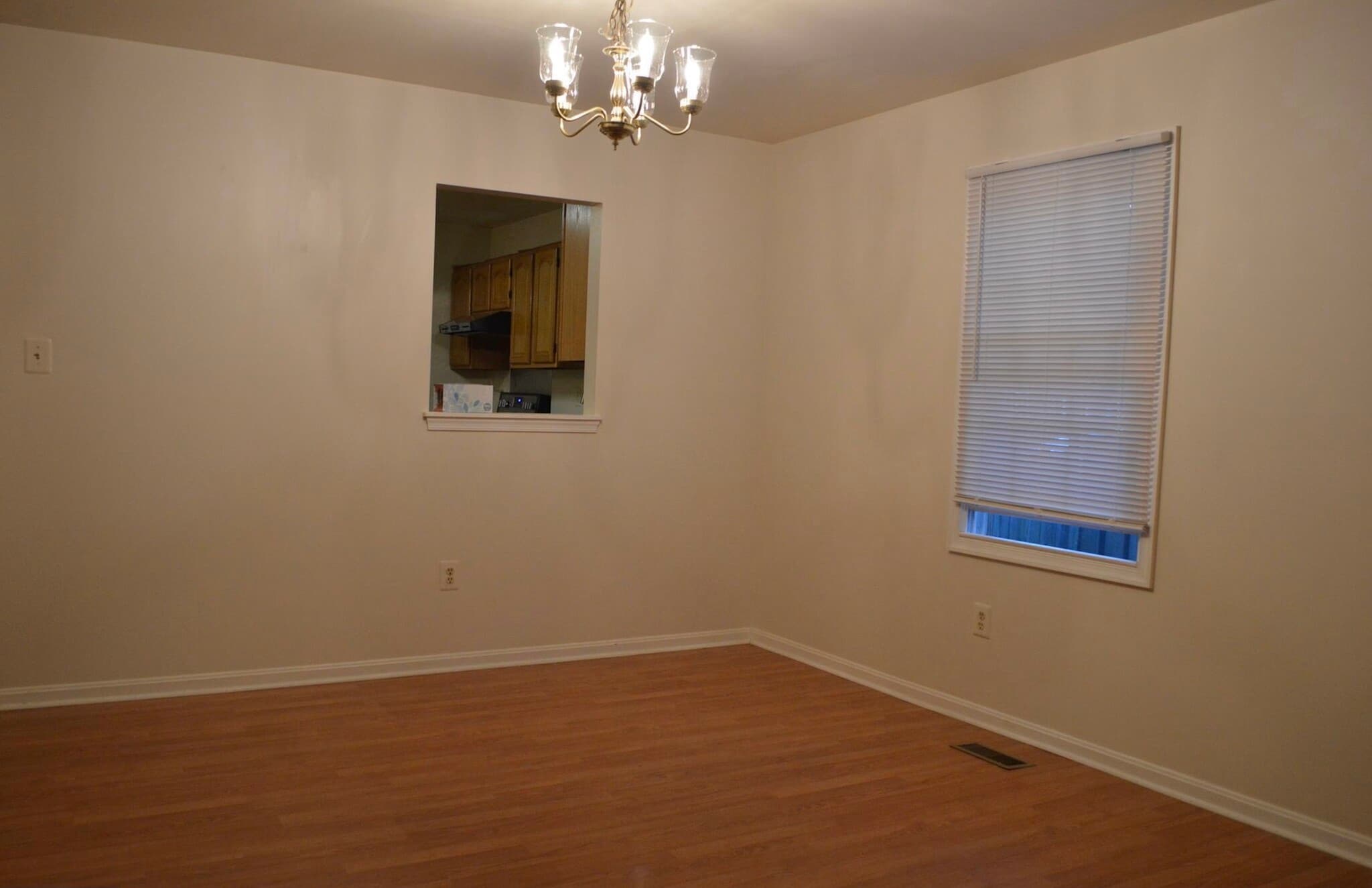 1st floor dinning area - 17129 Briardale Rd
