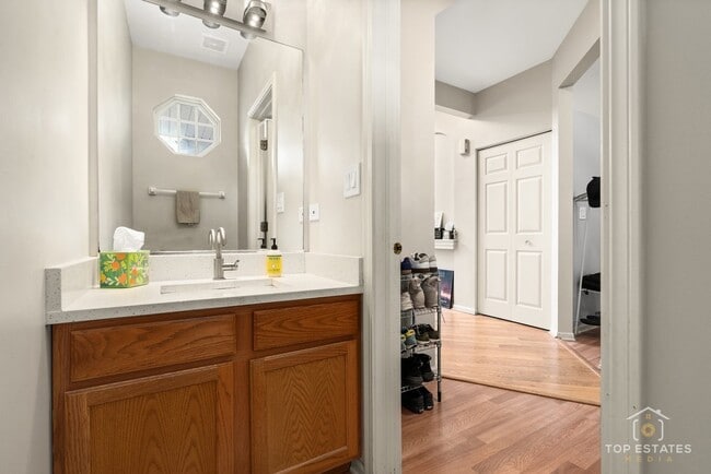 Building Photo - 5580 Lavender Ct