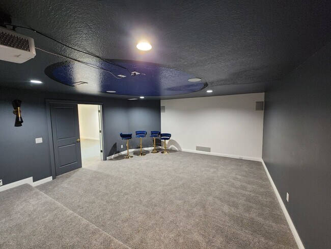 Building Photo - 6817 Timber Ct