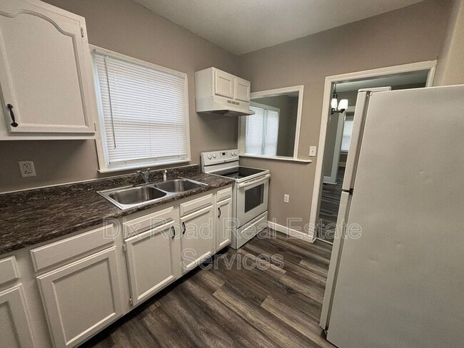 Building Photo - 3018 Tytus Ave