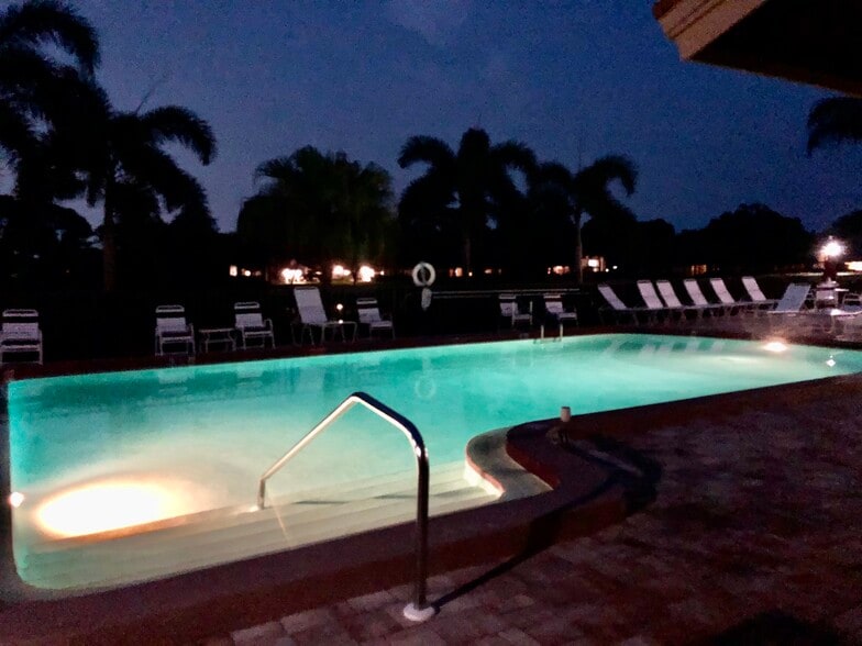 Building Photo - 4408 Weybridge