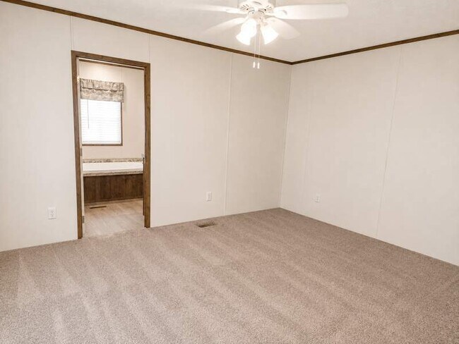 Building Photo - 315 Robin Ann Ave