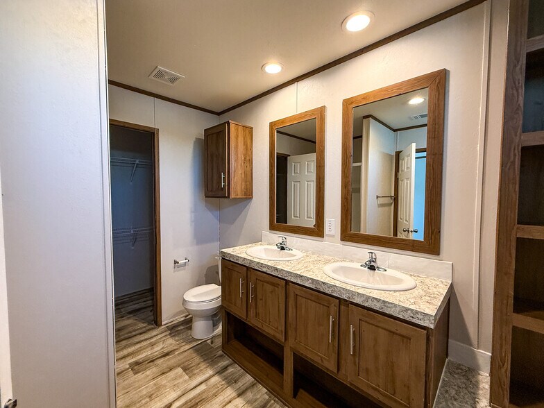 Building Photo - 132 Ponderosa Way