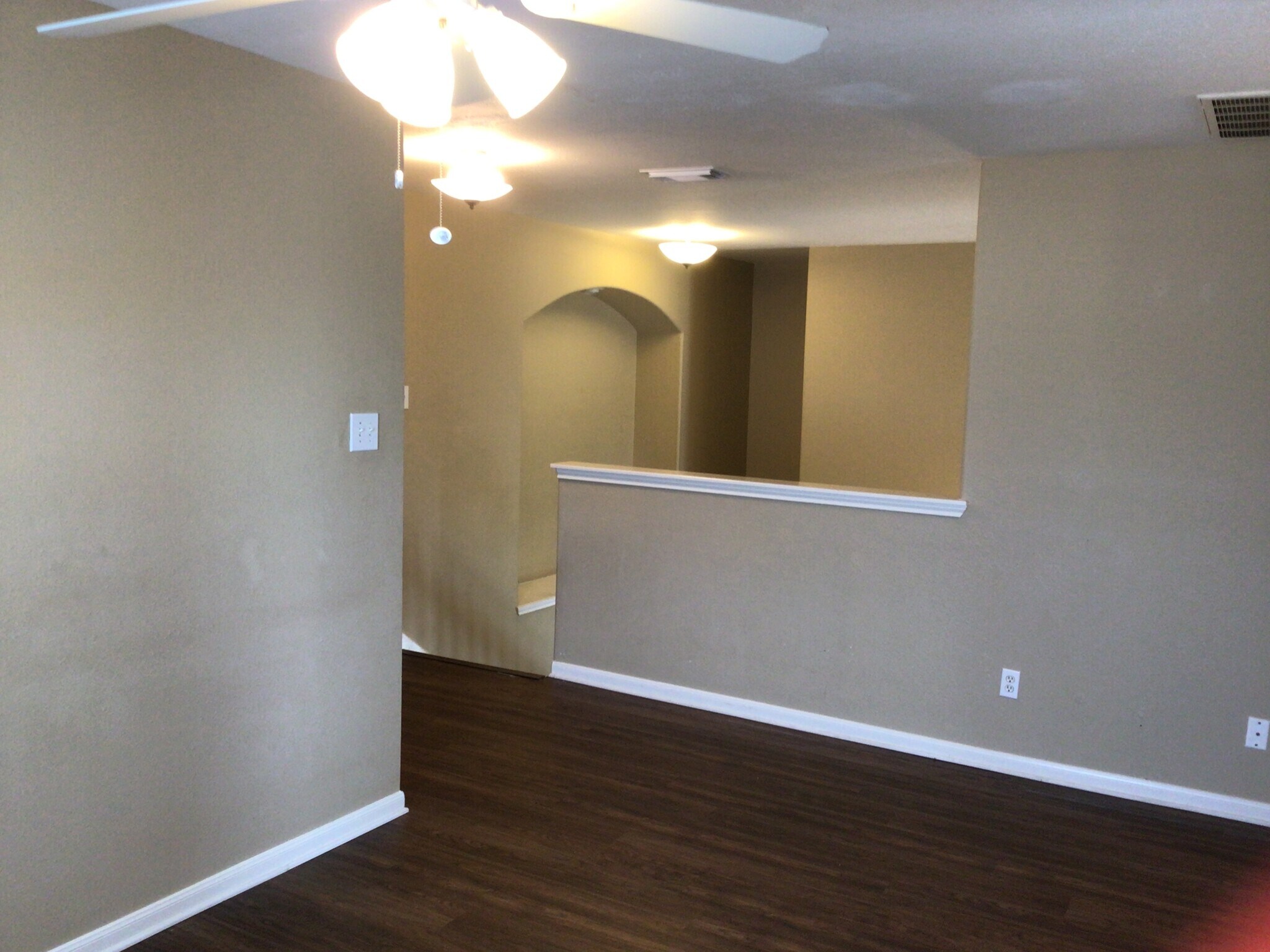 Building Photo - 411 Cedar Point Dr