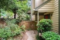 Building Photo - 403 Broad Leaf Cir