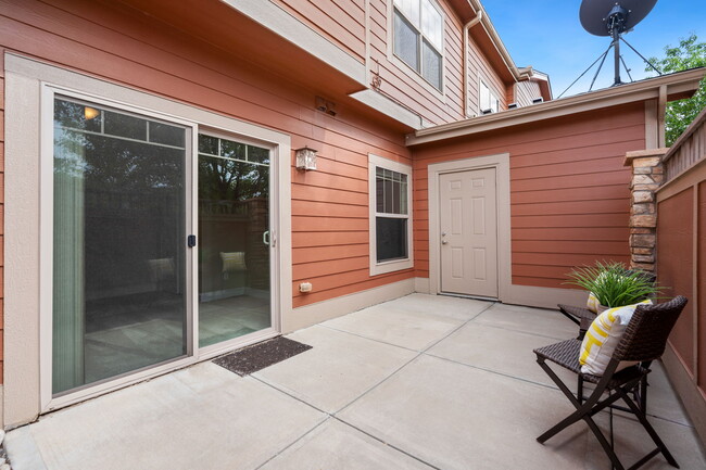 Building Photo - 4101 Crittenton Ln