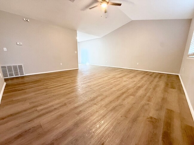 Building Photo - ***2607 Walker St***