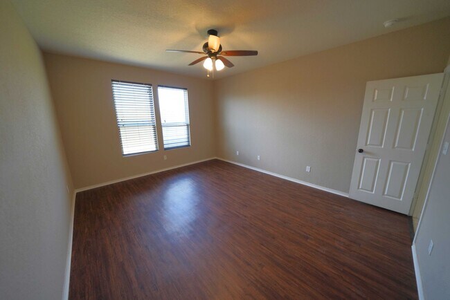 Building Photo - 3730 Acorn Pl