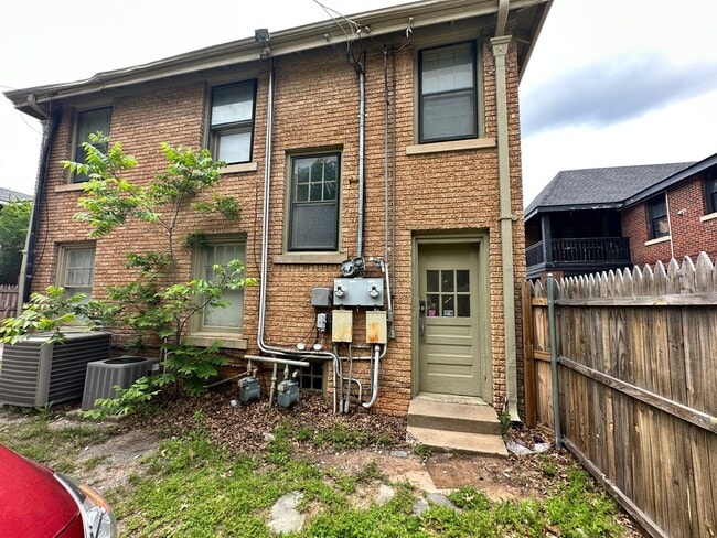 Building Photo - Plaza District / Classen 3 Bed Beauty! - Move In Deposit-Free! (If Qualified)