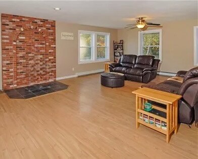 Building Photo - 151 Earls Way