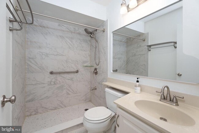 Building Photo - 206 Salem Ct