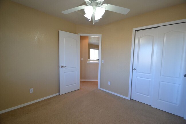 Building Photo - Beautiful 4 Bedroom Home Available Now!