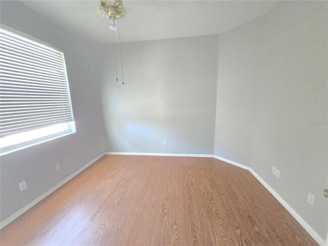 Building Photo - 4211 2nd Ave E